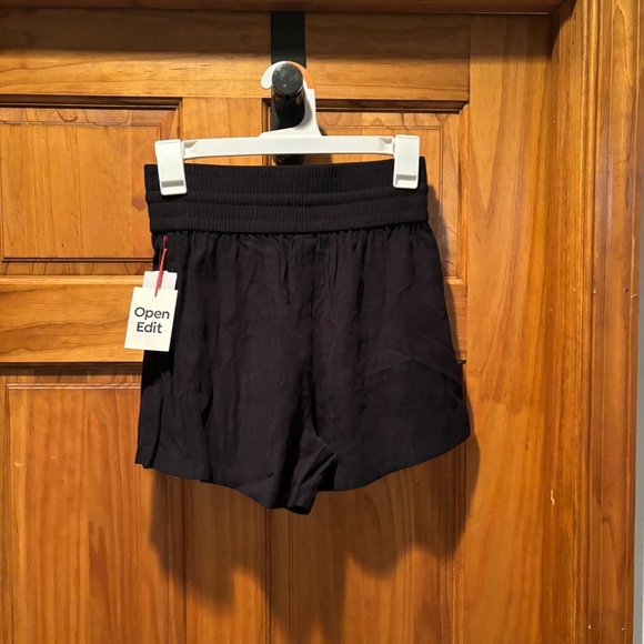 Nordstrom Open Edit Women's Pull On Shorts in Black XS NWT - Picture 3 of 7